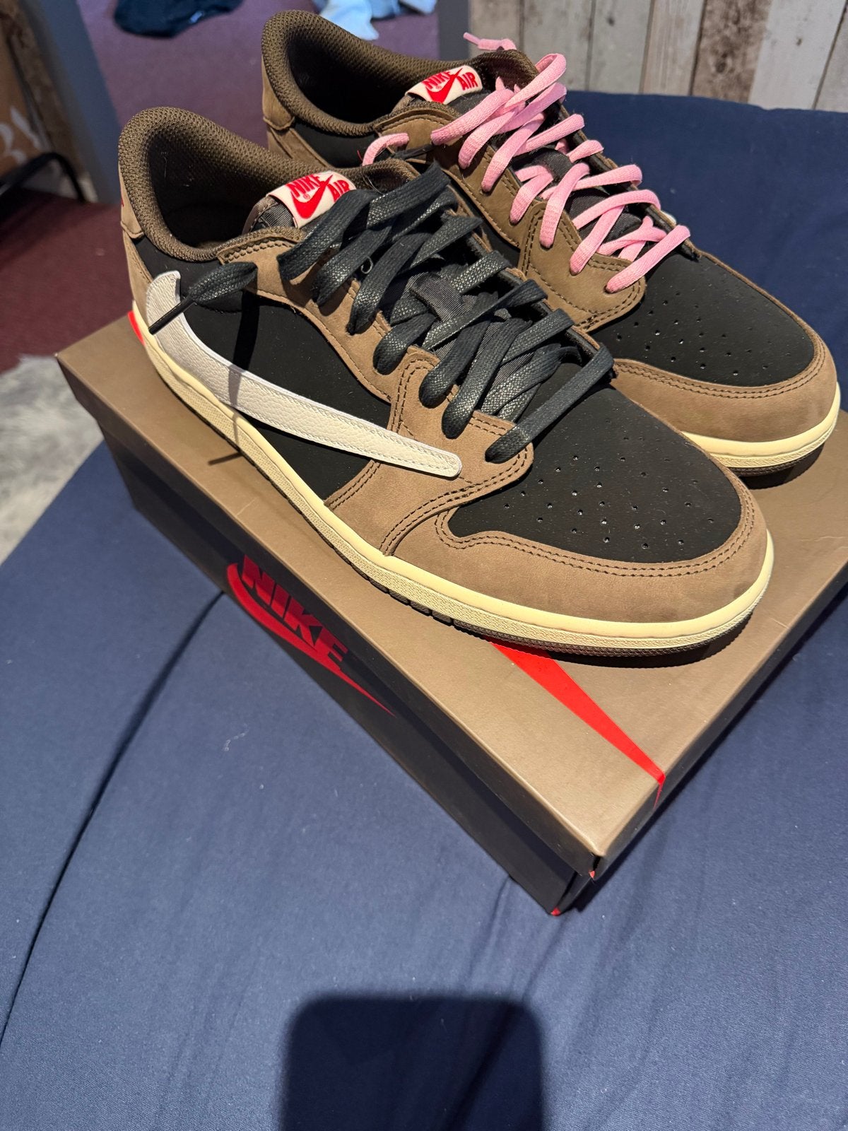 Travis Scott x Air Jordan 1 Low OG SP-T 'Dark Mocha', Ophalen, Zo goed als nieuw, Bruin, Sneakers of Gympen