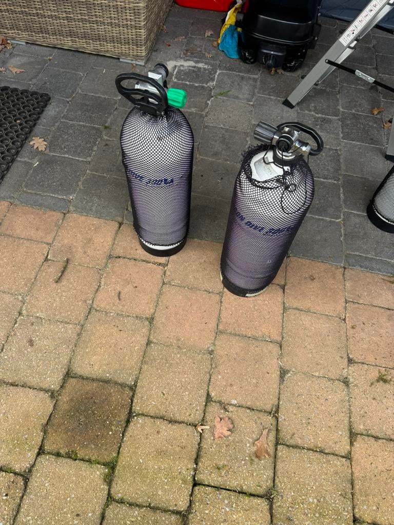 Duik Fles 10 liter carbon keuring 1x 2027 2x 2029 Bieden p/s, Ophalen of Verzenden, Zo goed als nieuw, Duikfles