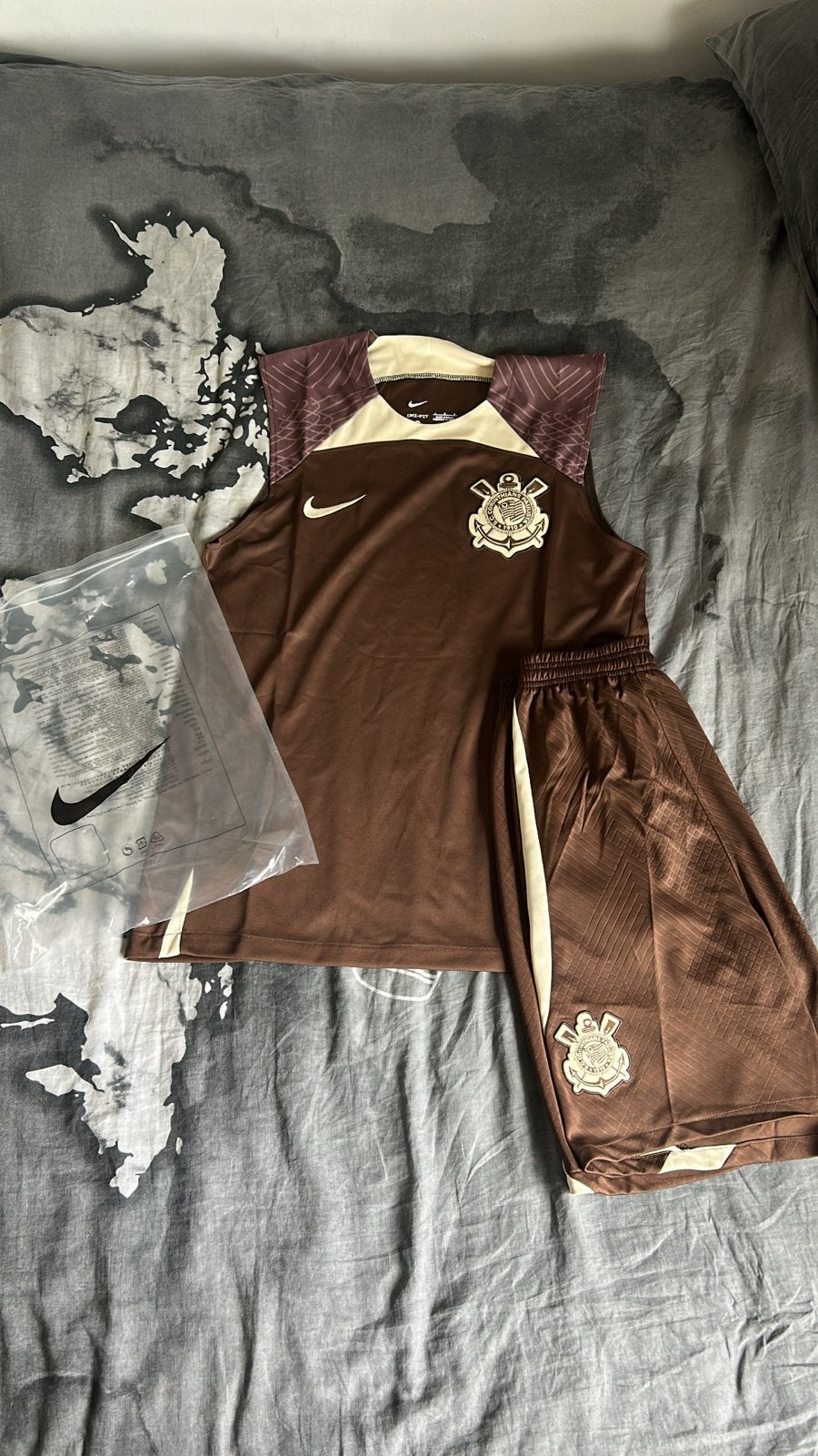 Nike Corinthians Thuisshirt en Broekje - Bruin, Bruin, Maat 48/50 (M), Nieuw, Ophalen of Verzenden
