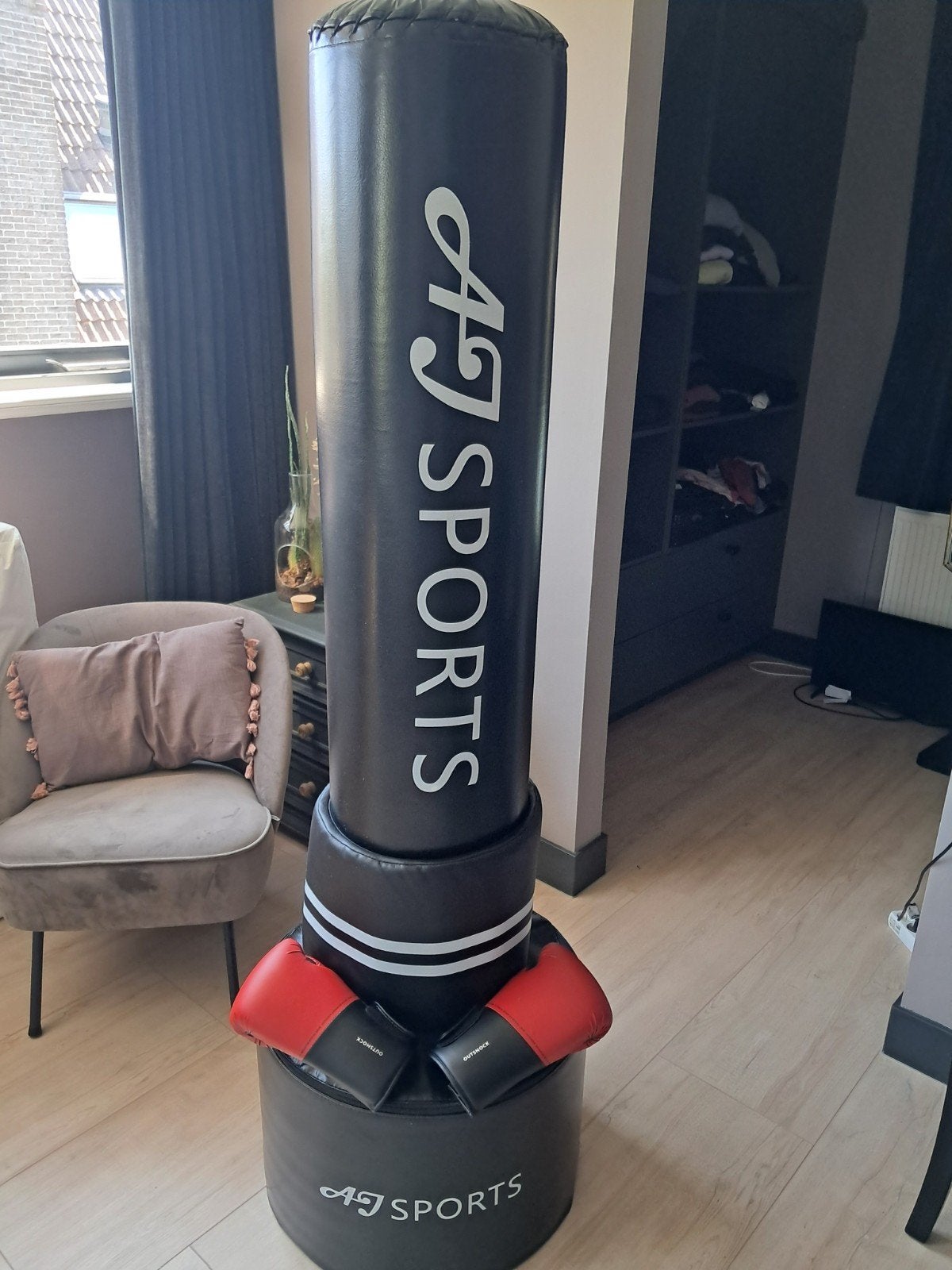 AJ Sports Vrijstaande Bokspaal 175 cm met Bokshandschoenen, Ophalen, Zo goed als nieuw, Bokszak