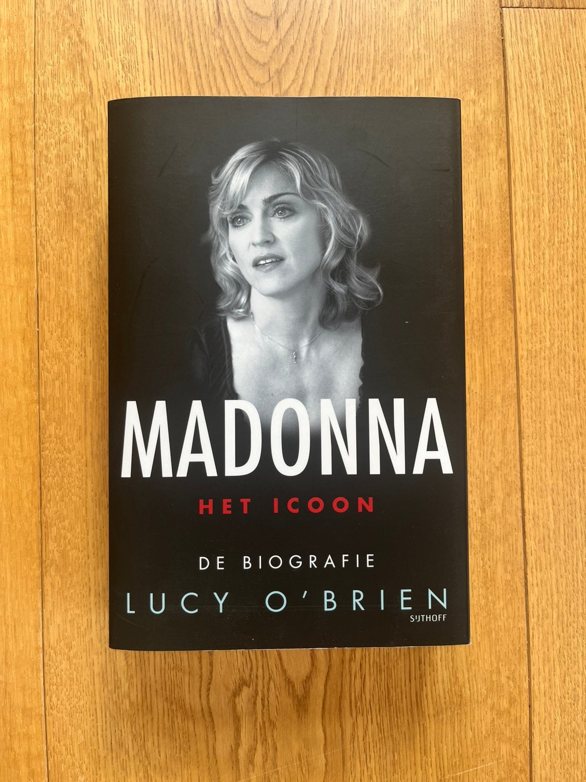 Madonna: Het icoon - De biografie (Lucy O'Brien), Ophalen of Verzenden, Nieuw, Kunst en Cultuur