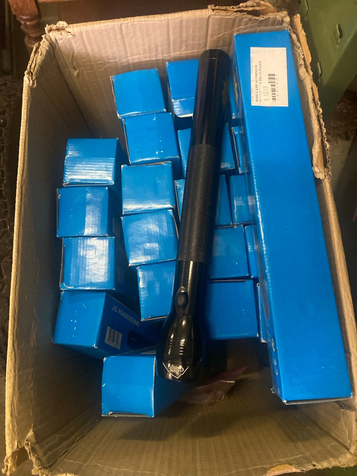 20 stuks Nieuwe Base Camp Aluminium Zaklamp -, Ophalen of Verzenden, Nieuw, Batterij