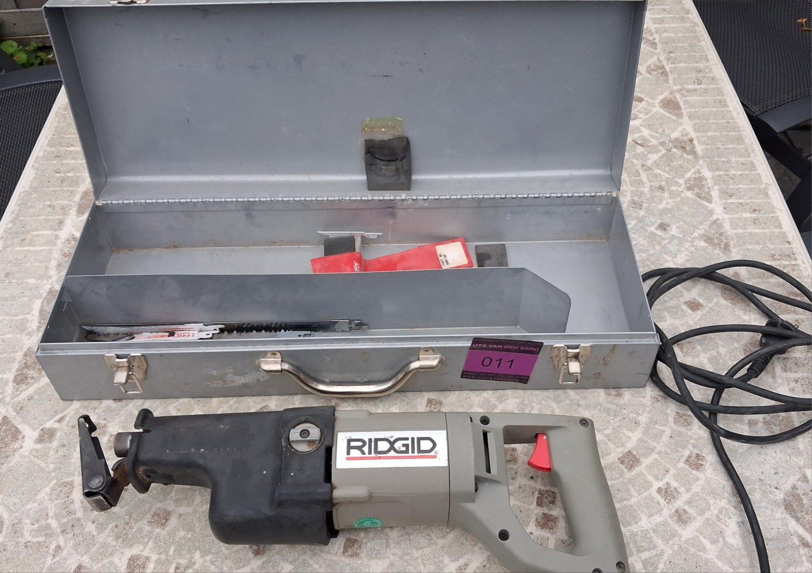 RIDGID 530 Reciprozaag met koffer en zaagbladen, Doe-het-zelf en Verbouw, Ophalen, Gebruikt, 70 mm of meer, 600 tot 1200 watt
