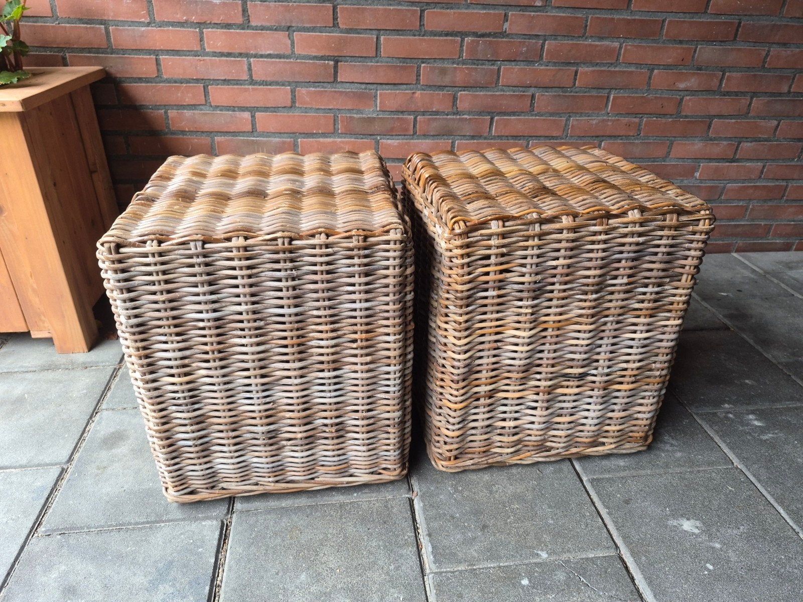 Set van 2 rieten bankjes/kastjes - 50x40 cm, Ophalen of Verzenden, Gebruikt