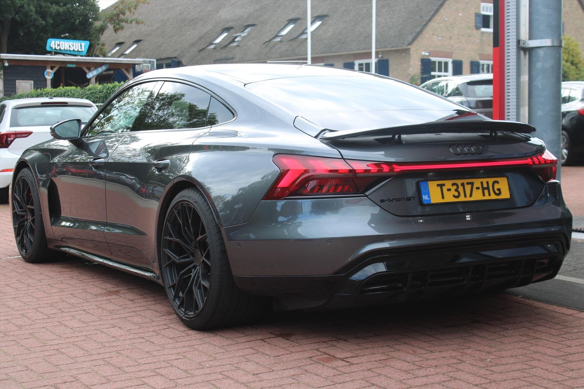 AUDI E-Tron Gt Quattro | Nieuwprijs €142.000 | Orig NL | B, Auto's, Automaat, Dealer onderhouden, Gebruikt, Zwart