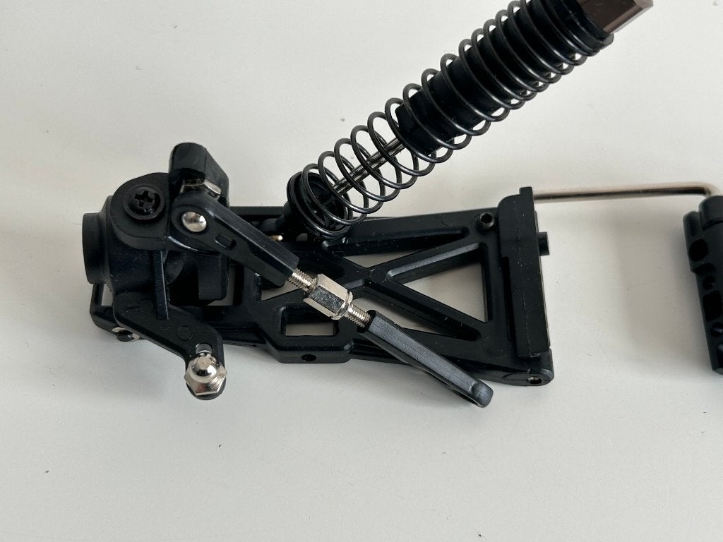 Ophanging rc auto modelbouw, Hobby en Vrije tijd, Ophalen of Verzenden, Gebruikt, Overige schalen, Onderdeel