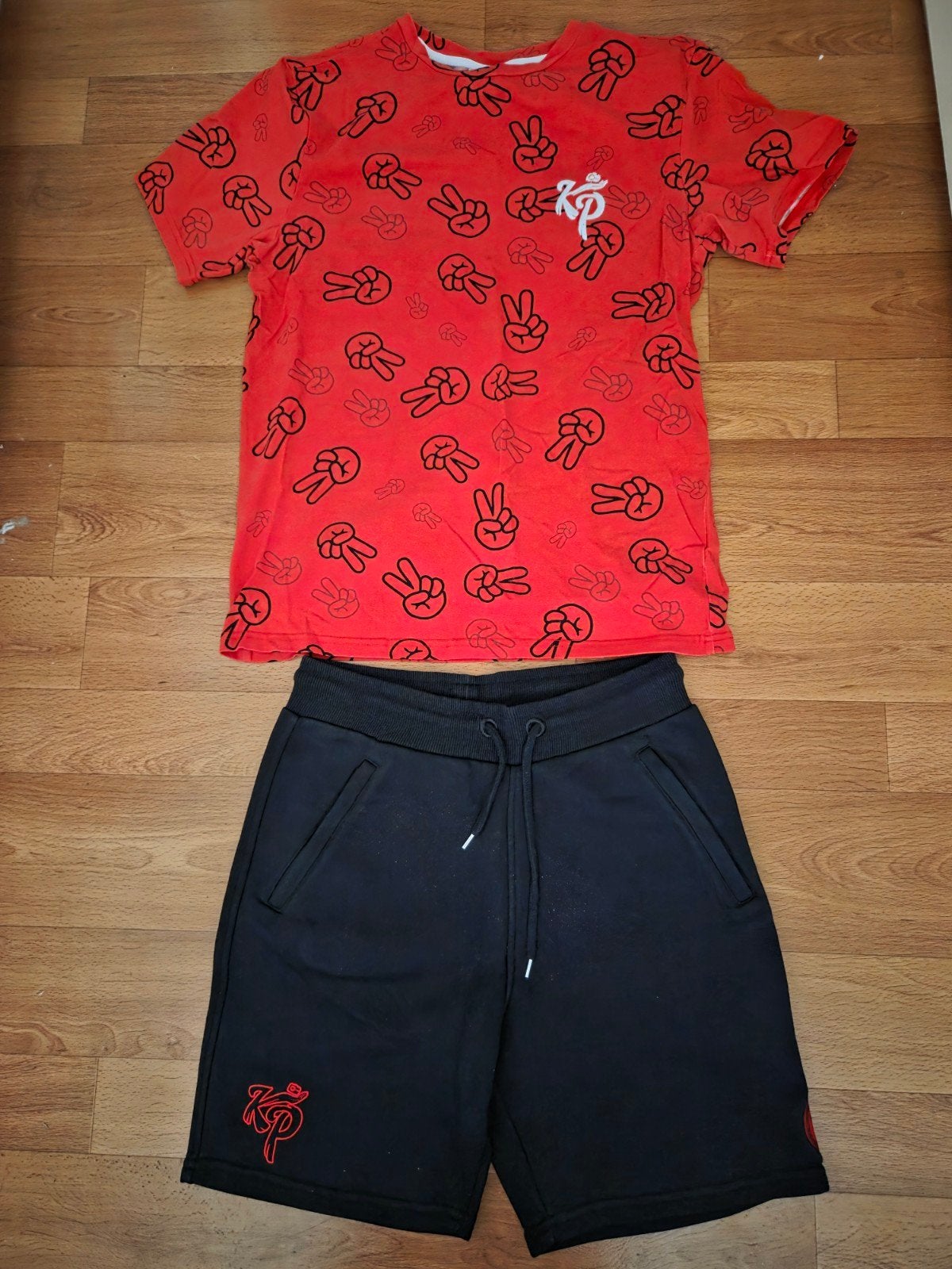 Knolpower set: Korte broek en 2 T-shirts - Maat M, Ophalen, Zo goed als nieuw, Rood, Knolpower