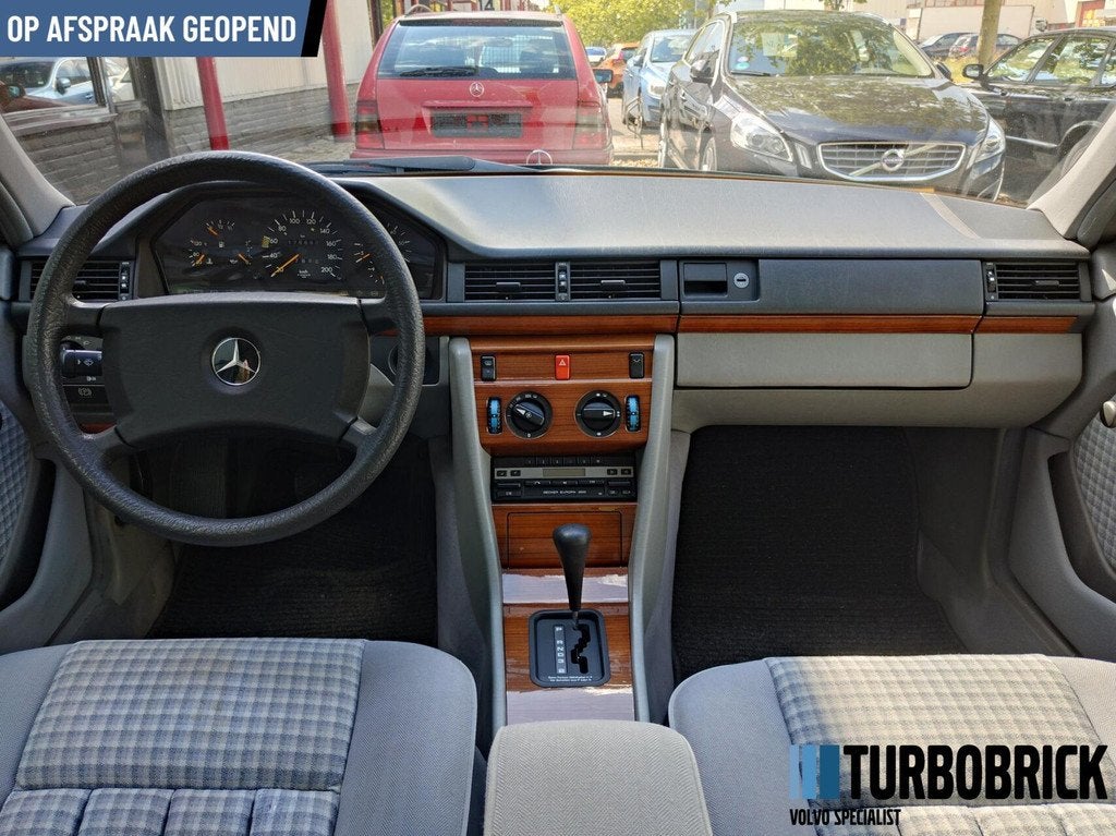 Mercedes W124 250 D | LMV| el. schuif/kanteldak | trekhaak, Auto's, Mercedes-Benz, Automaat, 94 pk, Gebruikt, Overige modellen