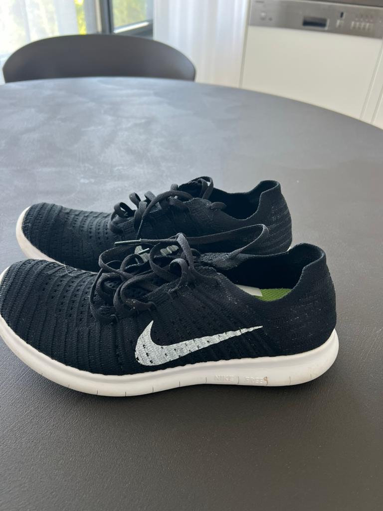 Nike Freefit fitness sneaker mt 40,5  - Zo goed als nieuw, Ophalen of Verzenden, Zo goed als nieuw, Zwart, Sportschoenen