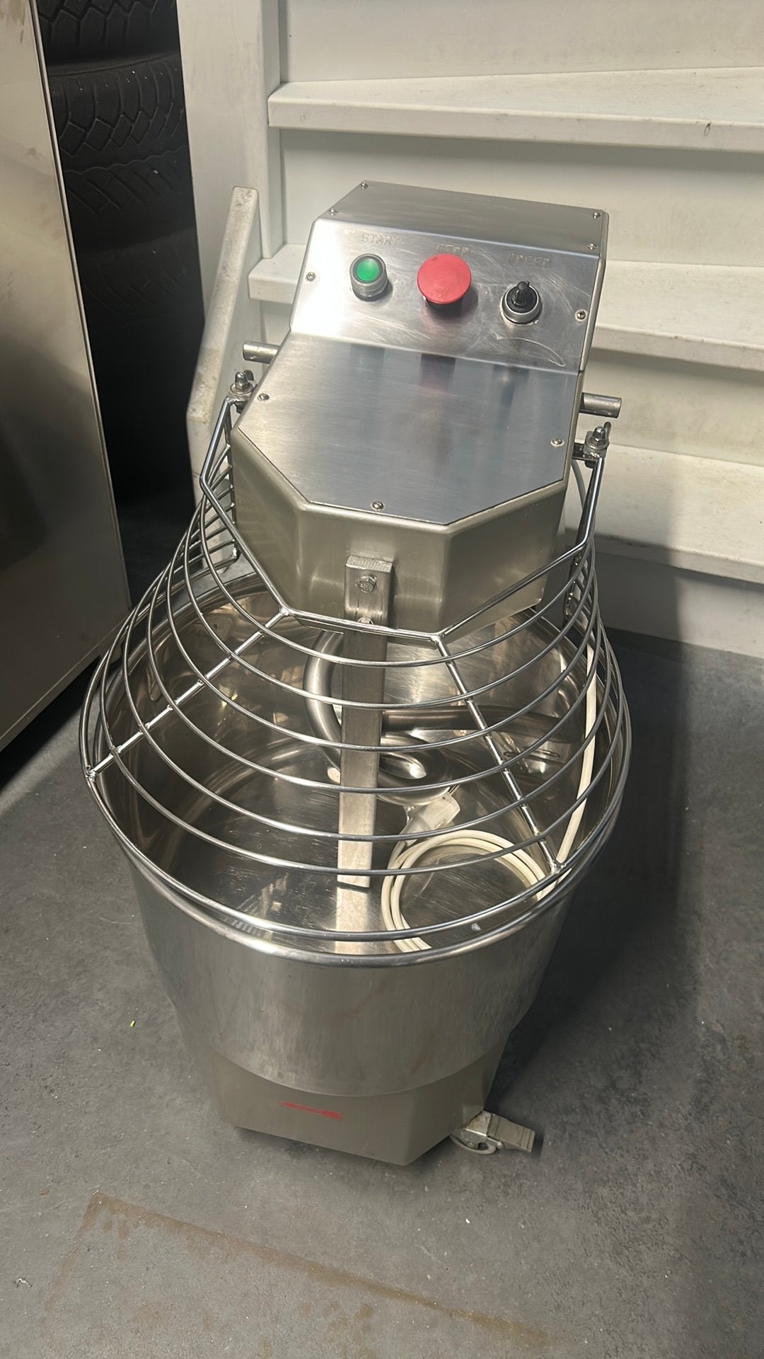 BW SM20 SE spiraalkneder - 230V - Variabele snelheid, Witgoed en Apparatuur, Keukenmixers, 4 liter of meer, Ophalen, Gebruikt