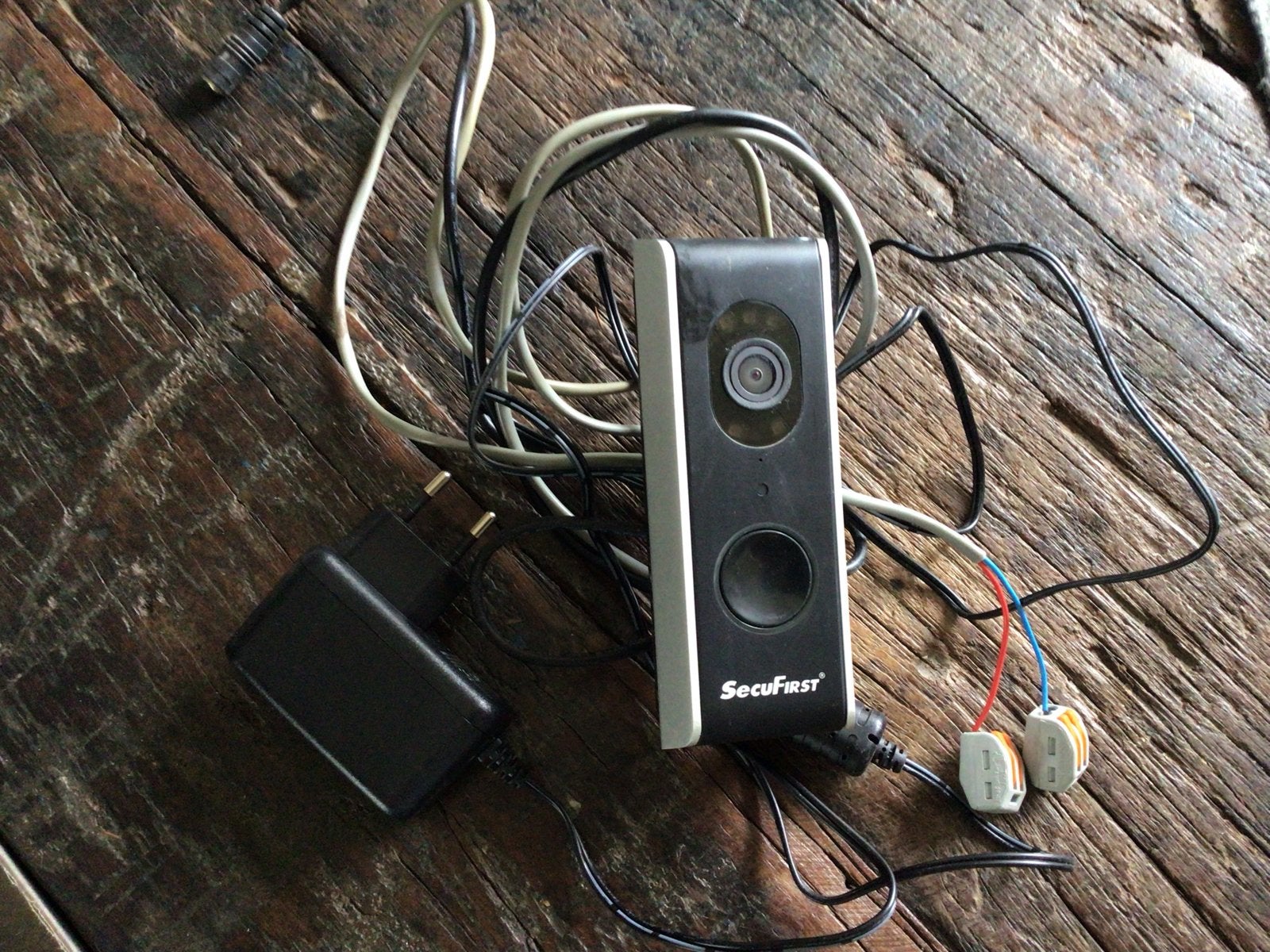 SecuFirst Deurbel met camera en Byron deurbel compleet, Huis en Inrichting, Verzenden, Bewegingsdetectiesensor, Gebruikt, Bedraad