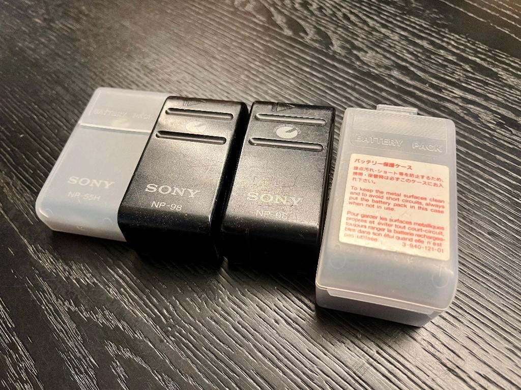 Set van 4 Sony Video Accu’s: 2x NP-98, NP-77H, NP-55H, Ophalen of Verzenden, Gebruikt, Oplaadbaar