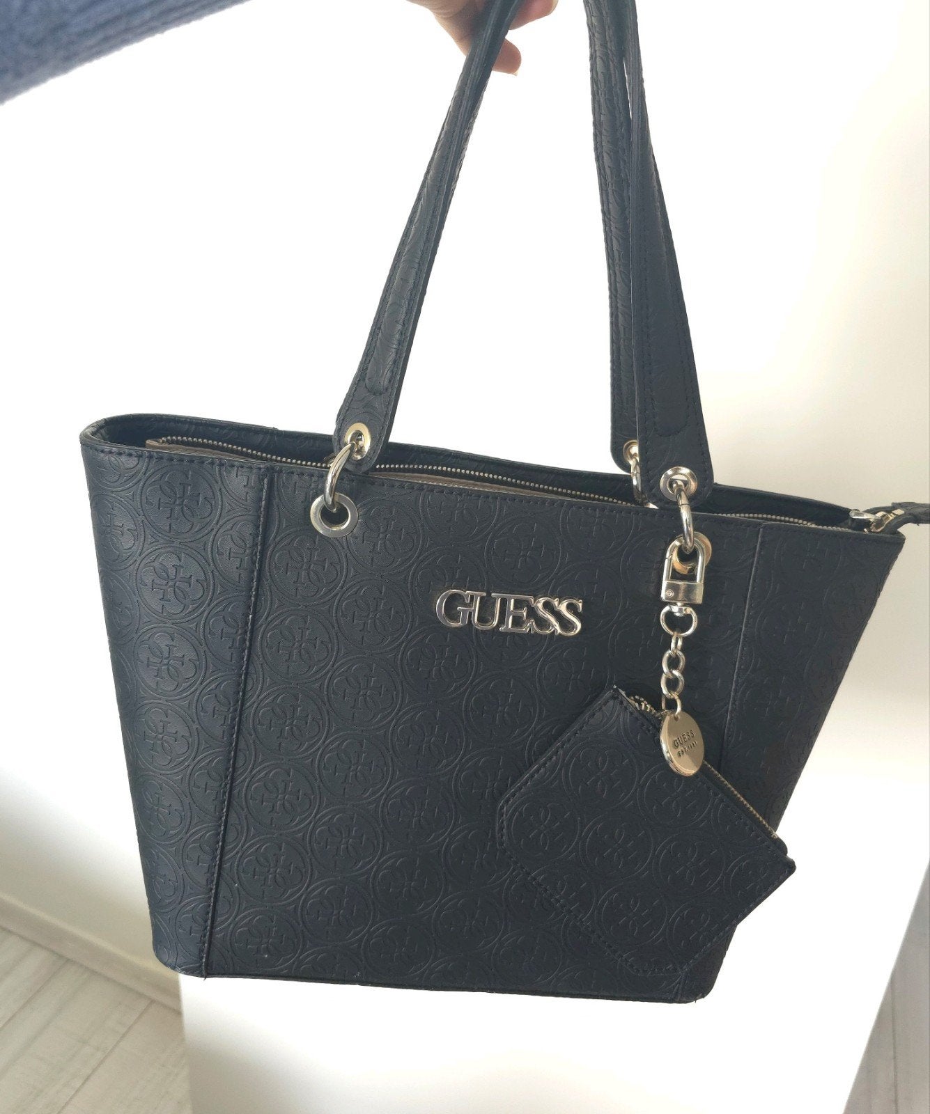 Guess Handtas Zwart met Patroon en Portemonneetje, Ophalen of Verzenden