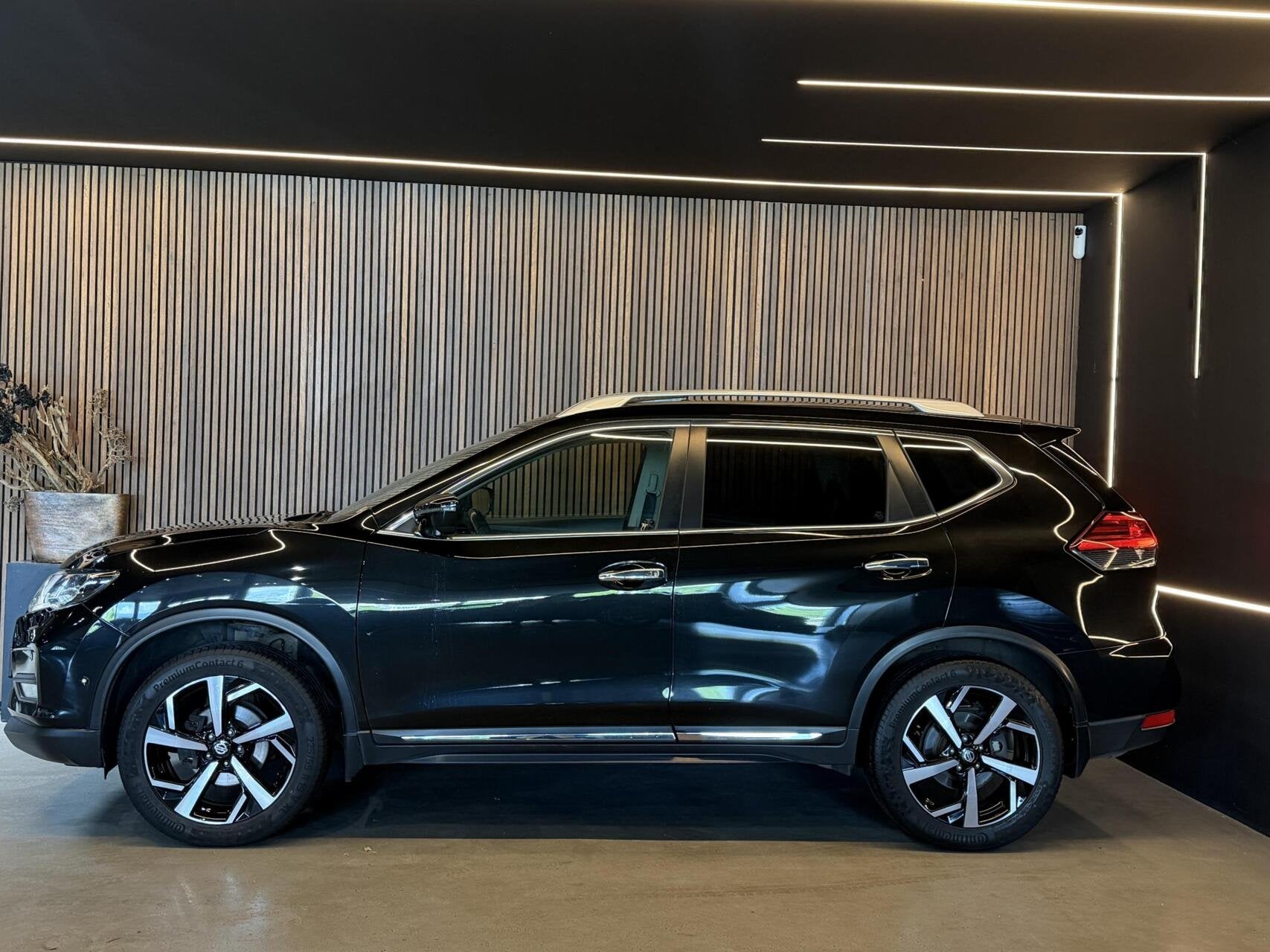 Foto 40 van Nissan X-Trail 1.3 DIG-T N-Tec PANO,TREKH,19''BOSEElecStoel