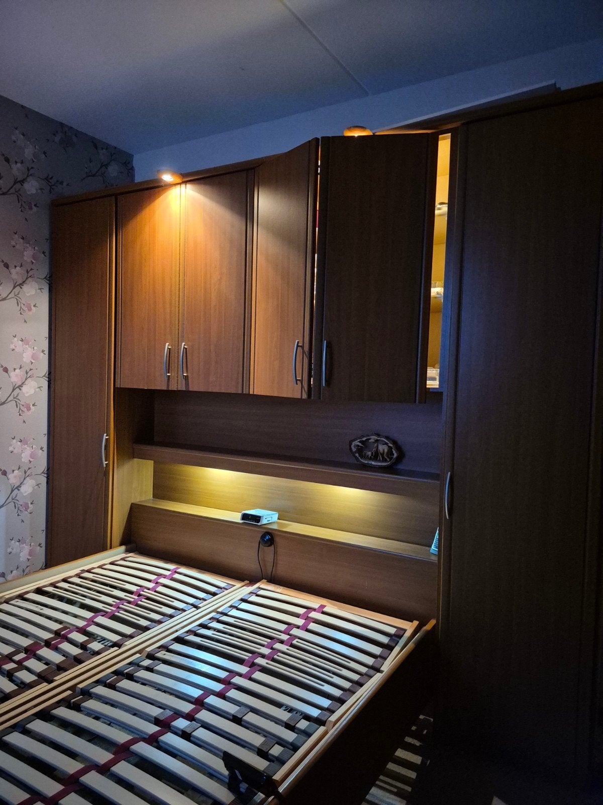 Twee persoons bed met ombouw, Ophalen, Gebruikt, Tweepersoons