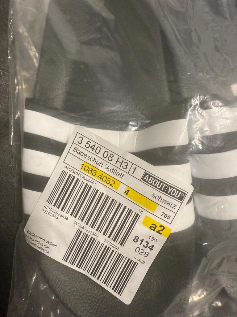 Adidas, Slippers, Overige kleuren, Ophalen of Verzenden, Zo goed als nieuw
