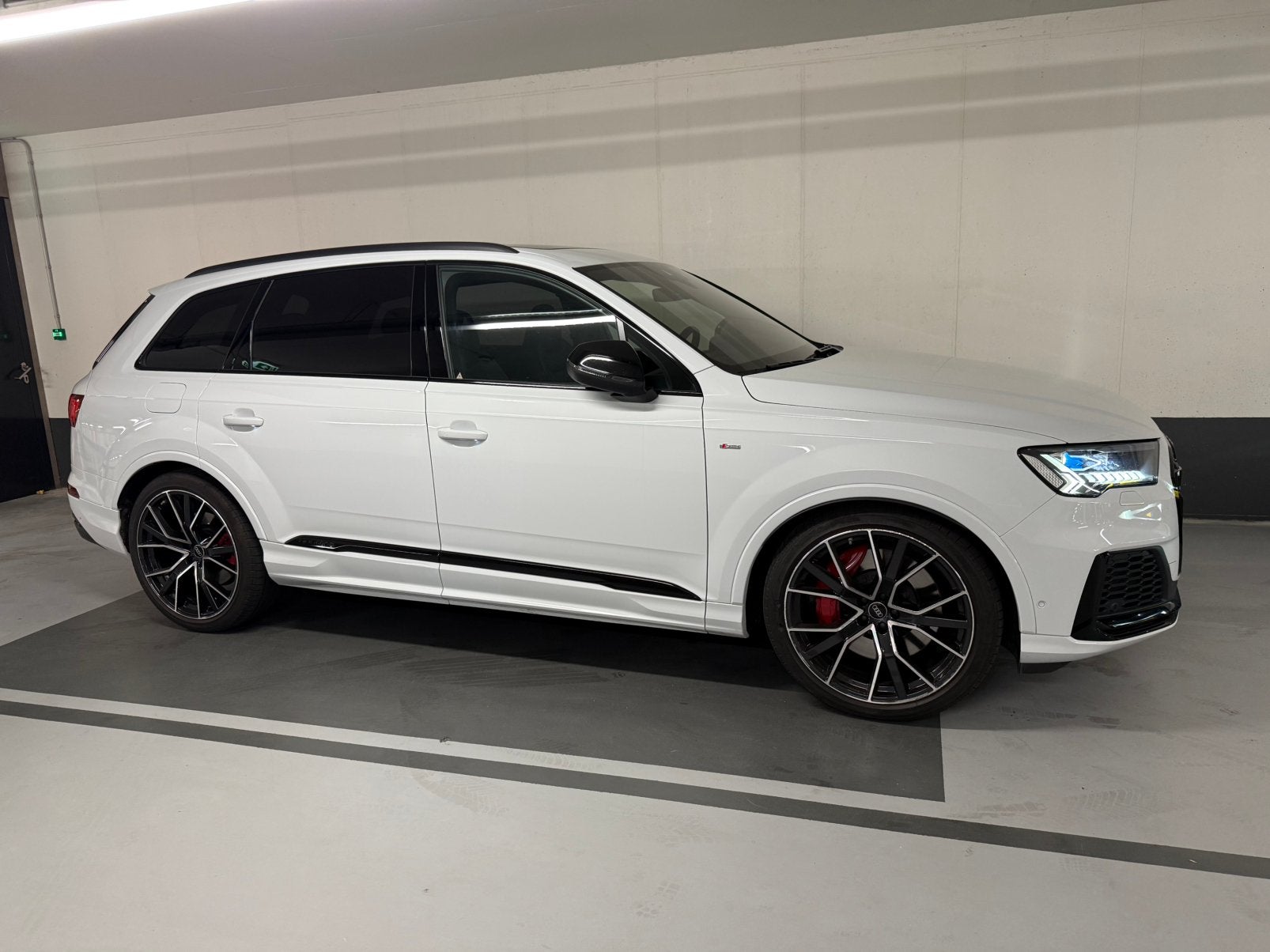 Audi Q7 22 inch velgen met 2 sets zomerbanden en TPMS, Auto-onderdelen, Banden en Velgen, Gebruikt, 285 mm, Banden en Velgen, Overige maten