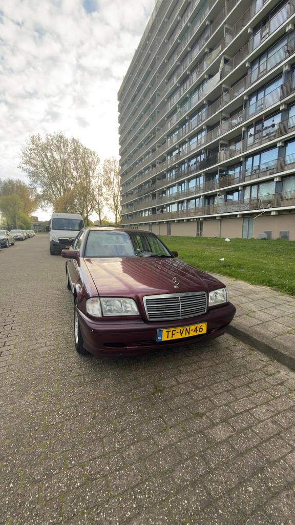 Mercedes-Benz C-Klasse 1.8 C180 Sedan Classic 1998 Rood, Auto's, Beige, 4 cilinders, 1799 cc, 122 pk