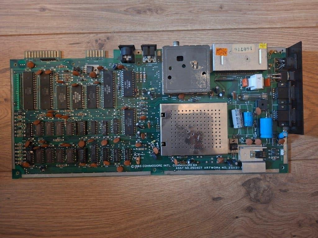 Commodore 64 moederbord, Verzenden, Commodore C 64