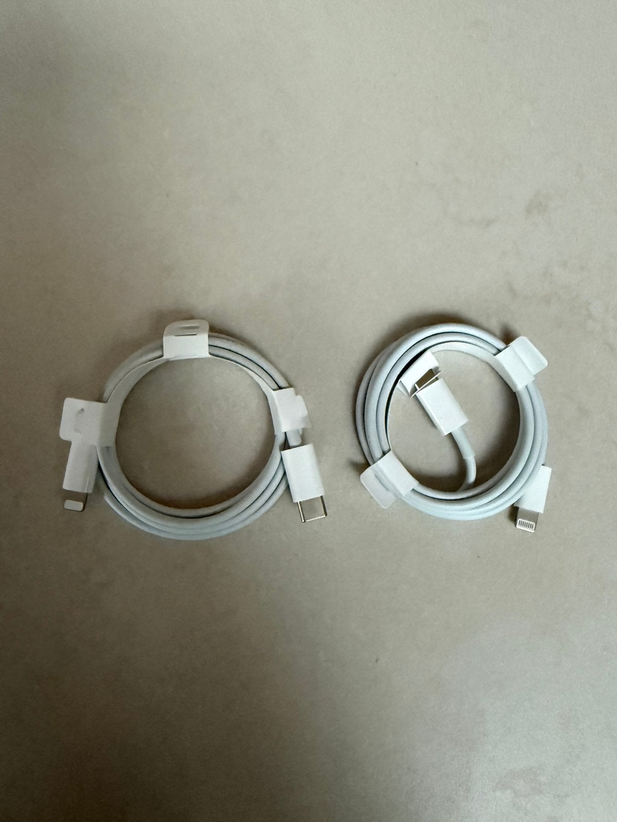 Officiele apple kabels usb-c naar lightning 2x, Nieuw, Oplaadkabel, Apple, Apple