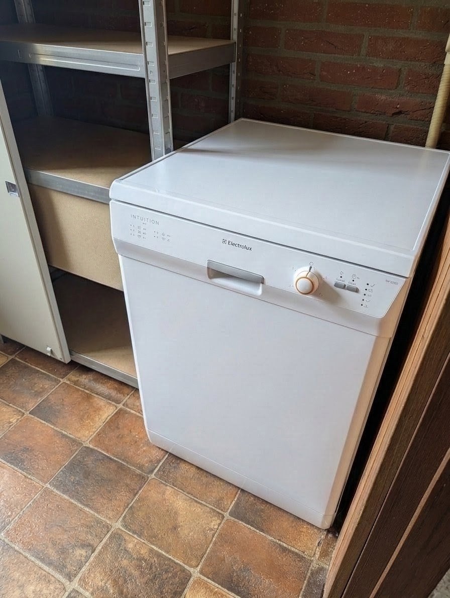 Electrolux Afwasmachine met gratis pods, Witgoed en Apparatuur, Vaatwasmachines, Ophalen, Gebruikt, 60 cm of meer, 85 tot 90 cm