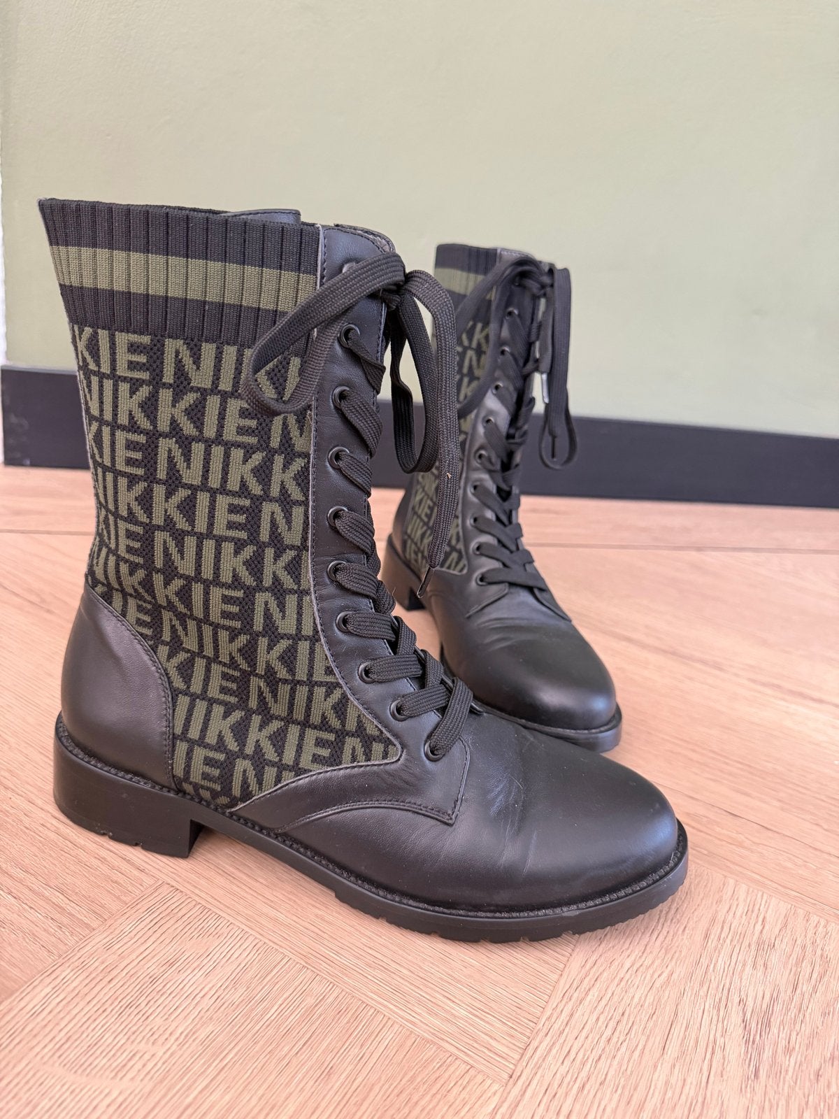 Nieuwe NIKKIE laarzen maat 40, Kleding | Dames, Schoenen, Zwart, Lage of Enkellaarzen, Nieuw, Ophalen of Verzenden