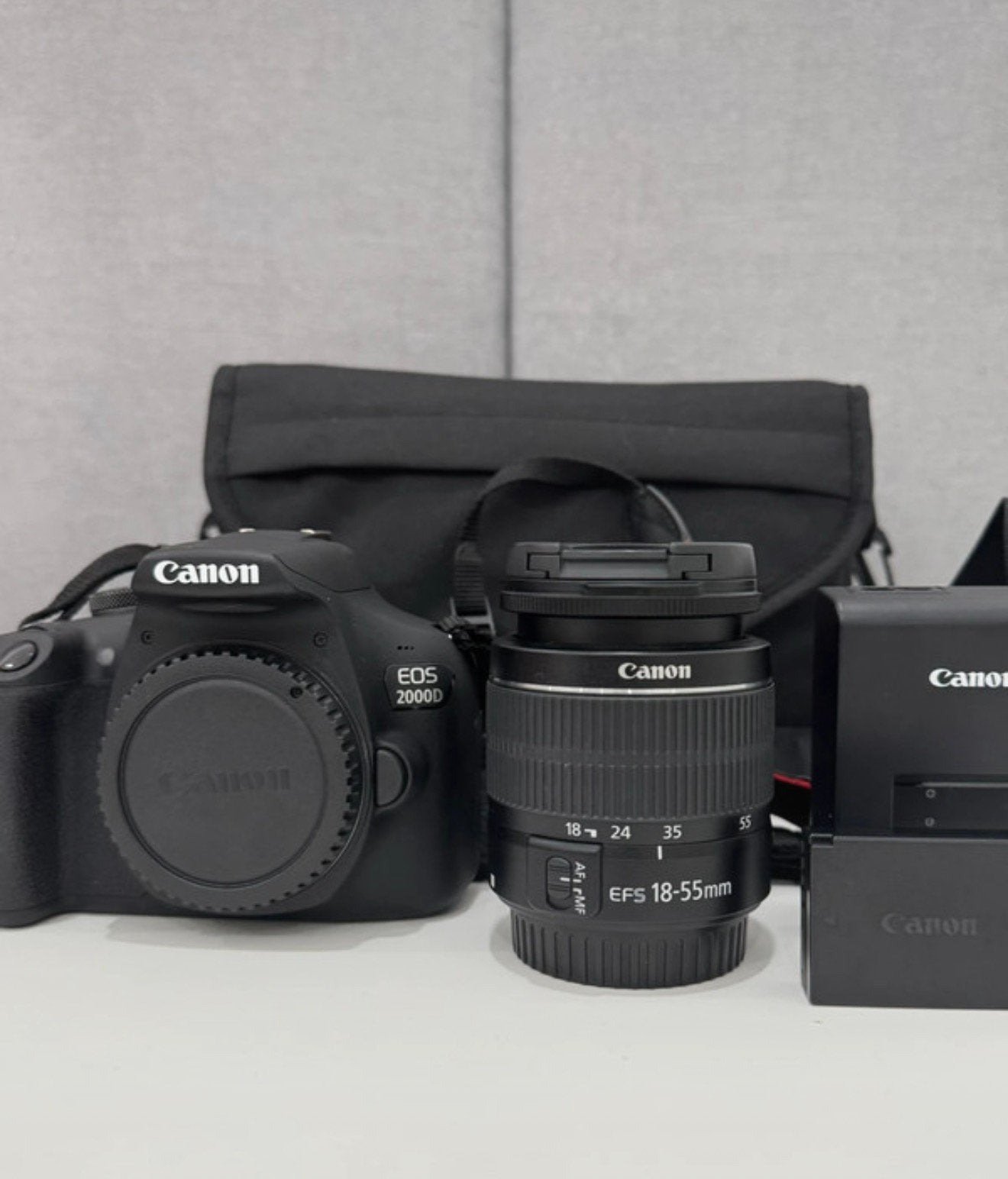 Canon EOS 2000D Complete Set, Spiegelreflex, Canon, Ophalen of Verzenden, Zo goed als nieuw