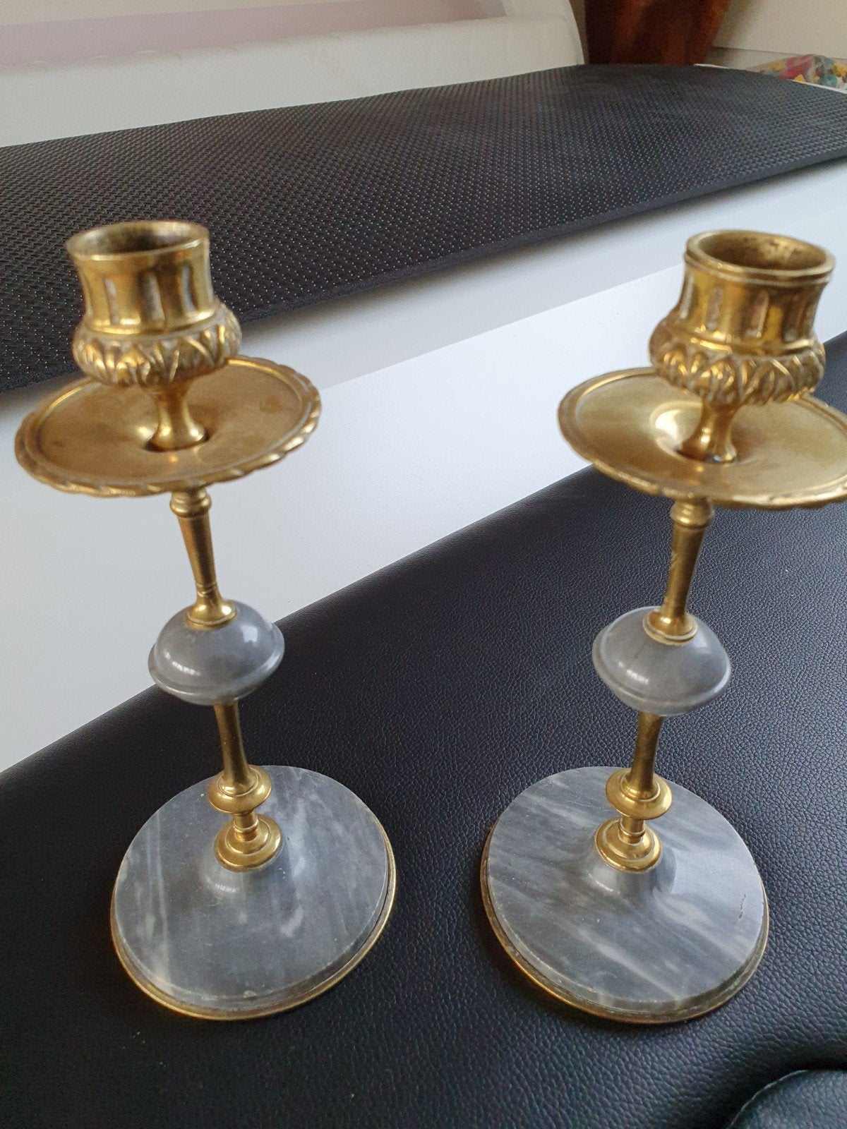 Antieke koperen kandelaars met marmeren voet, Ophalen of Verzenden, Koper of Brons