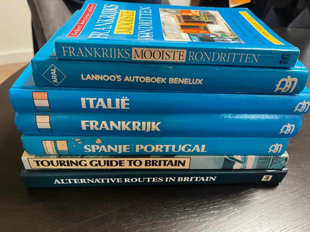 Verschillende reisboeken - toeristische atlassen, Europa, Ophalen of Verzenden, Zo goed als nieuw, Reisgids of -boek