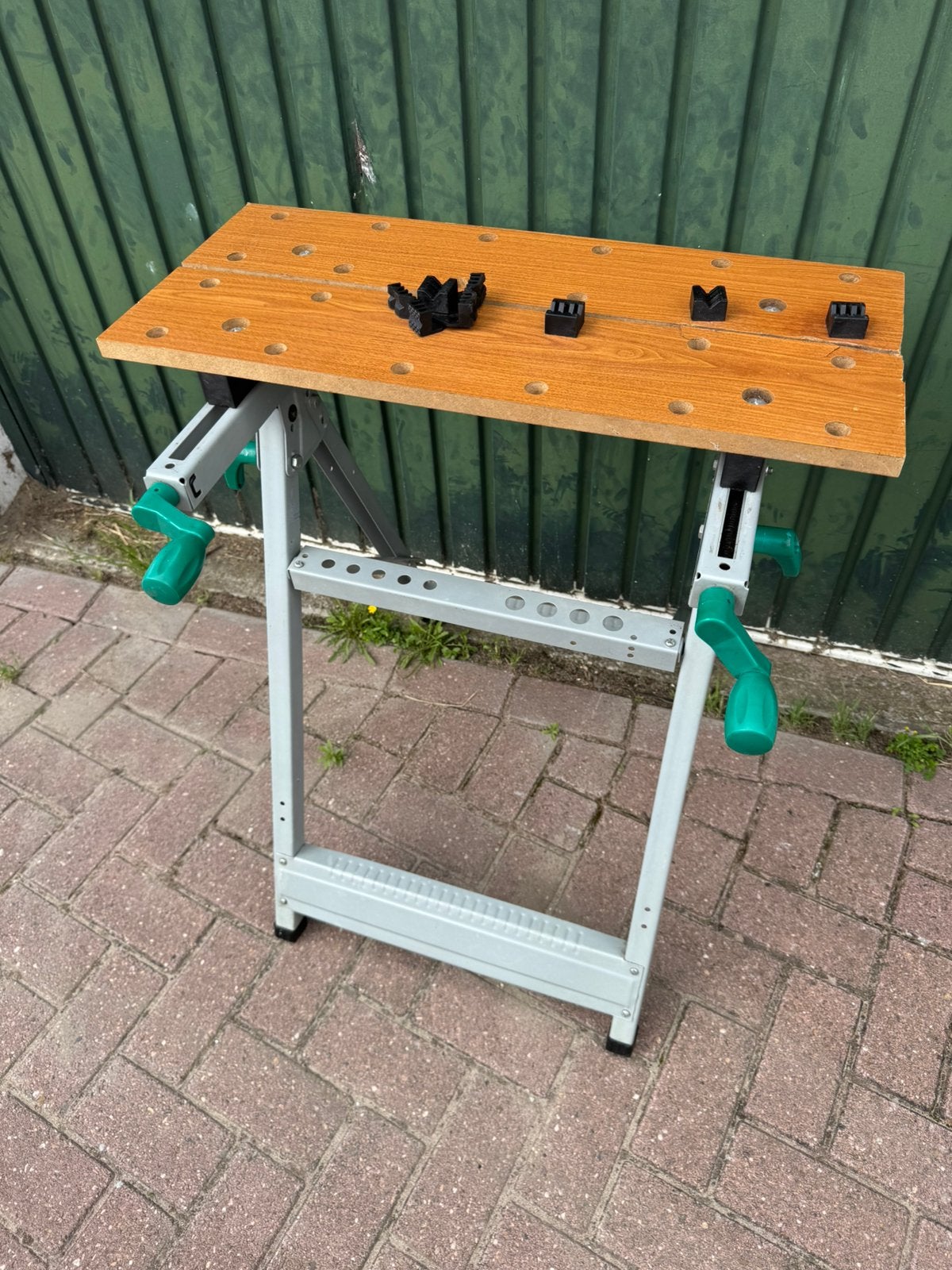 Inklapbare Werkbank met Bankschroef - Handig & Compact, Doe-het-zelf en Verbouw, Werkbanken, Ophalen, Gebruikt, 70 tot 120 cm