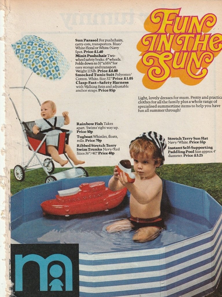 Retro reclame 1971 Mothercare kindermode jongetje zwembadje, Verzenden, Overige typen