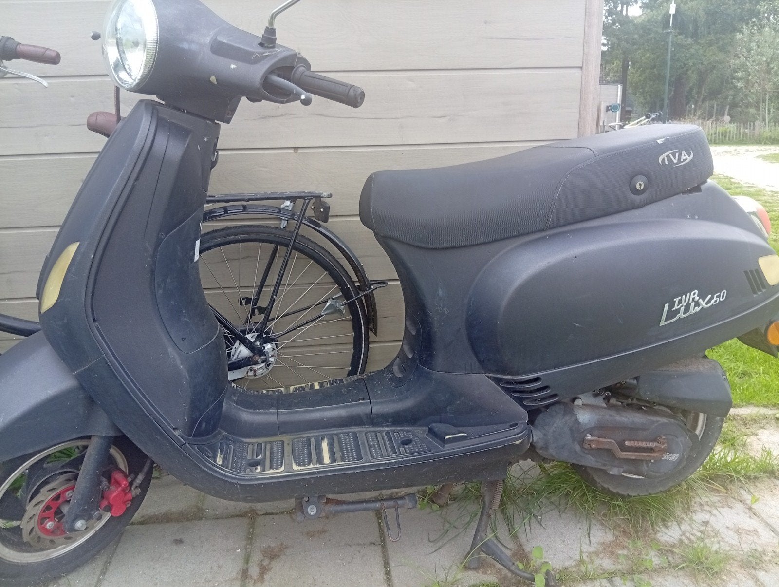 IVA Lux 50 Scooter - V-snaar defect, voor onderdelen/opknap, Fietsen en Brommers, Ophalen, Gebruikt, Overige typen, Overige merken