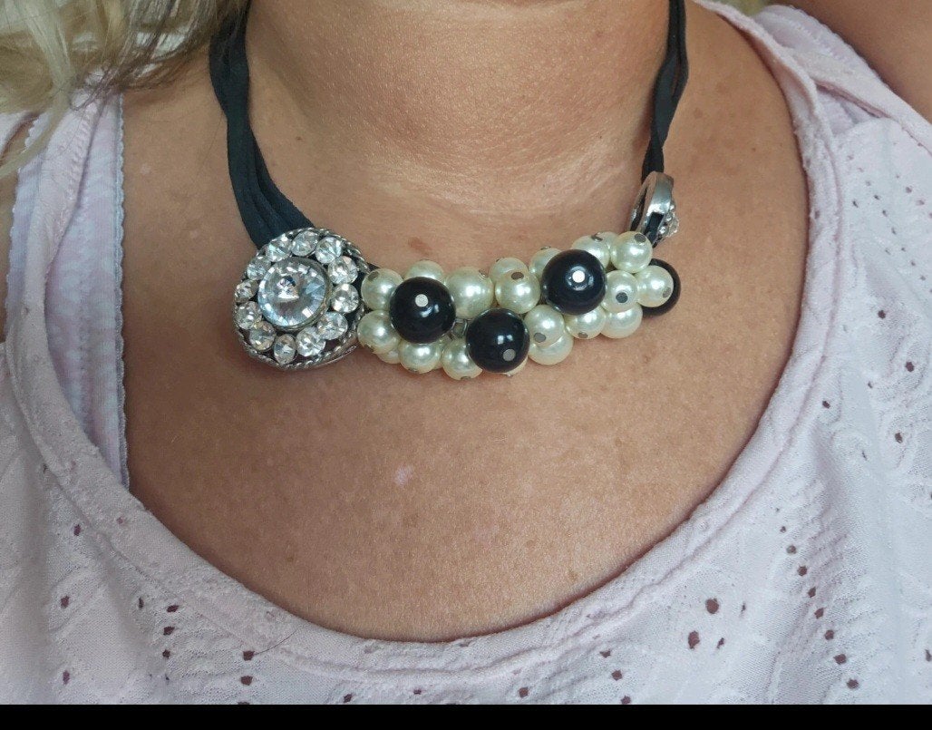 Stijlvolle ketting met parels en strass - niet gedragen, Overige materialen, Wit, Nieuw, Ophalen of Verzenden