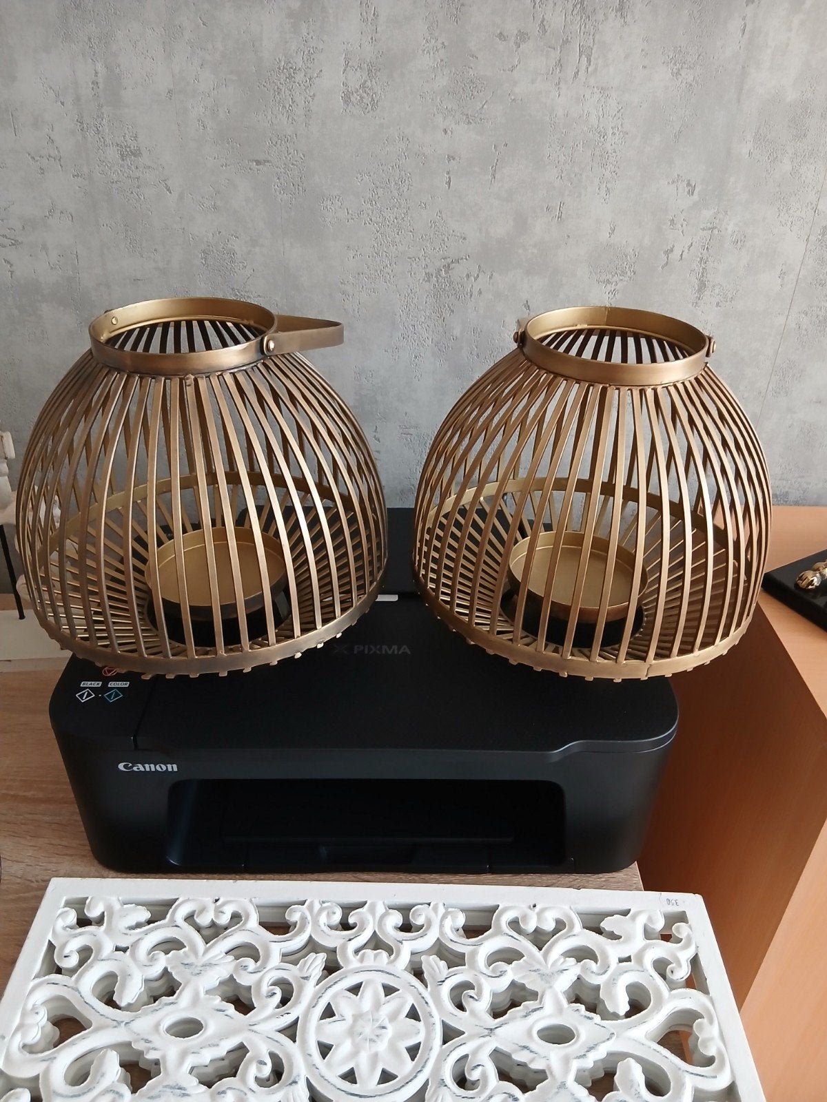 2 mooie goudkleurige windlichten, Ophalen of Verzenden, Zo goed als nieuw, Metaal, Kandelaar
