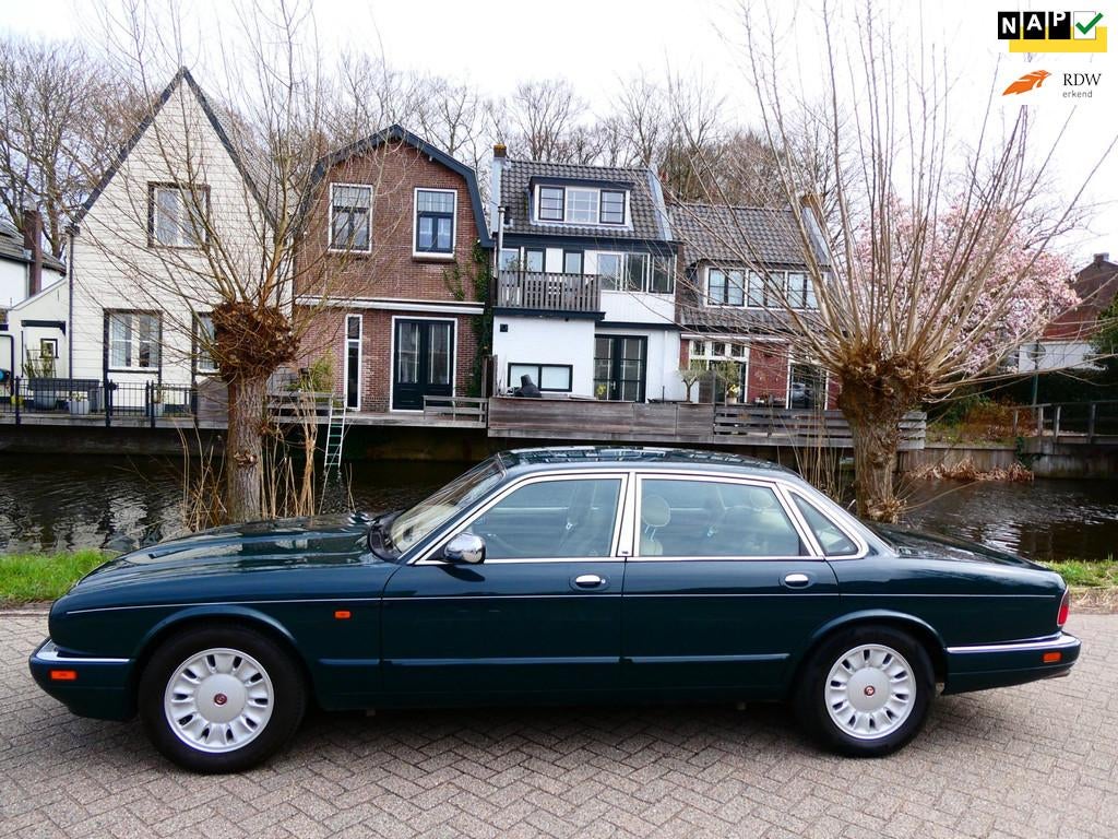 Daimler Double Six 6.0 V12 312pk Origineel Nederlands met hi, Achterwielaandrijving, Gebruikt, Beige, 12 cilinders