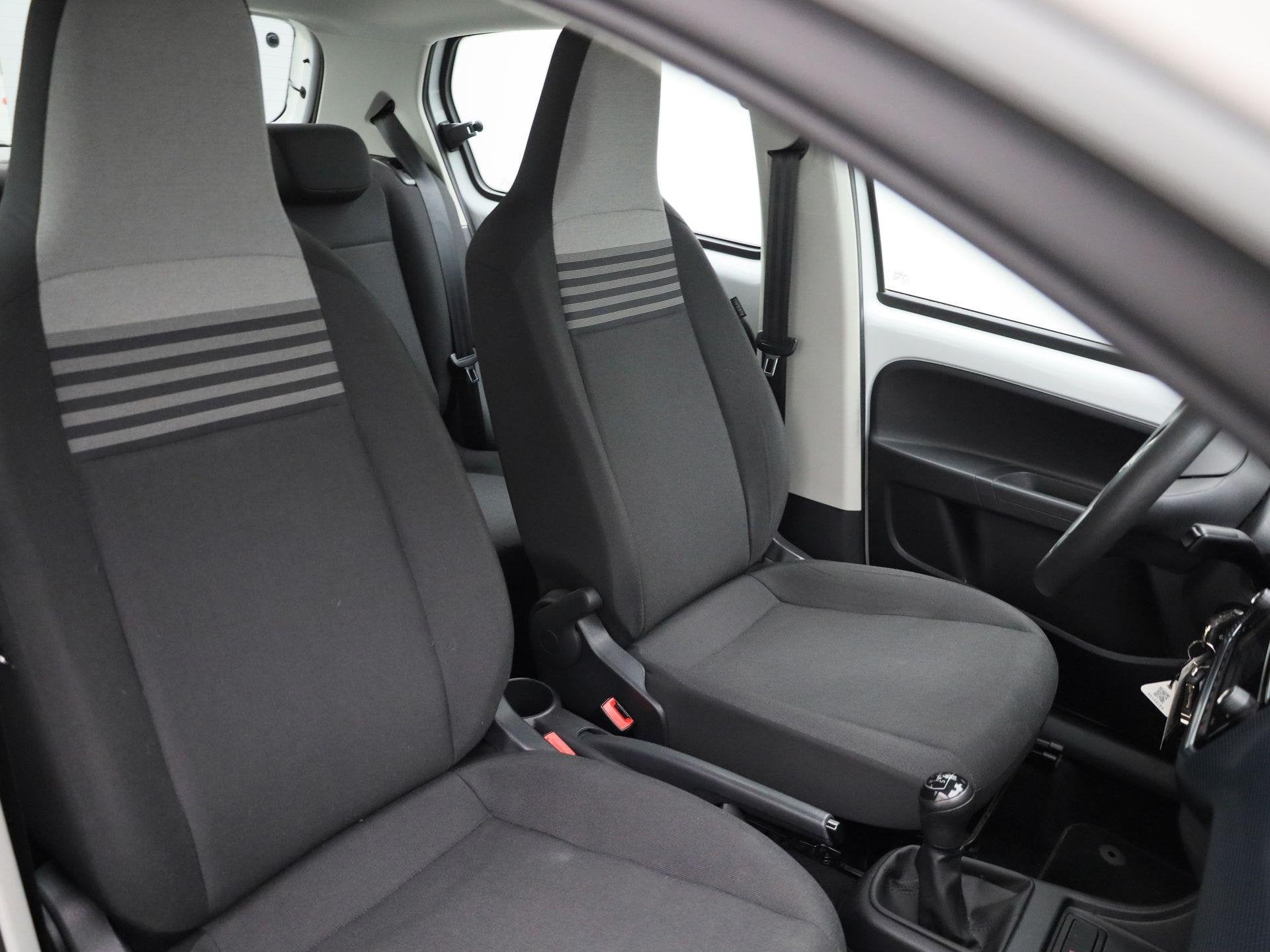 Foto 29 van Volkswagen Up! 1.0 | Airconditioning | Bluetooth | Elektrisc