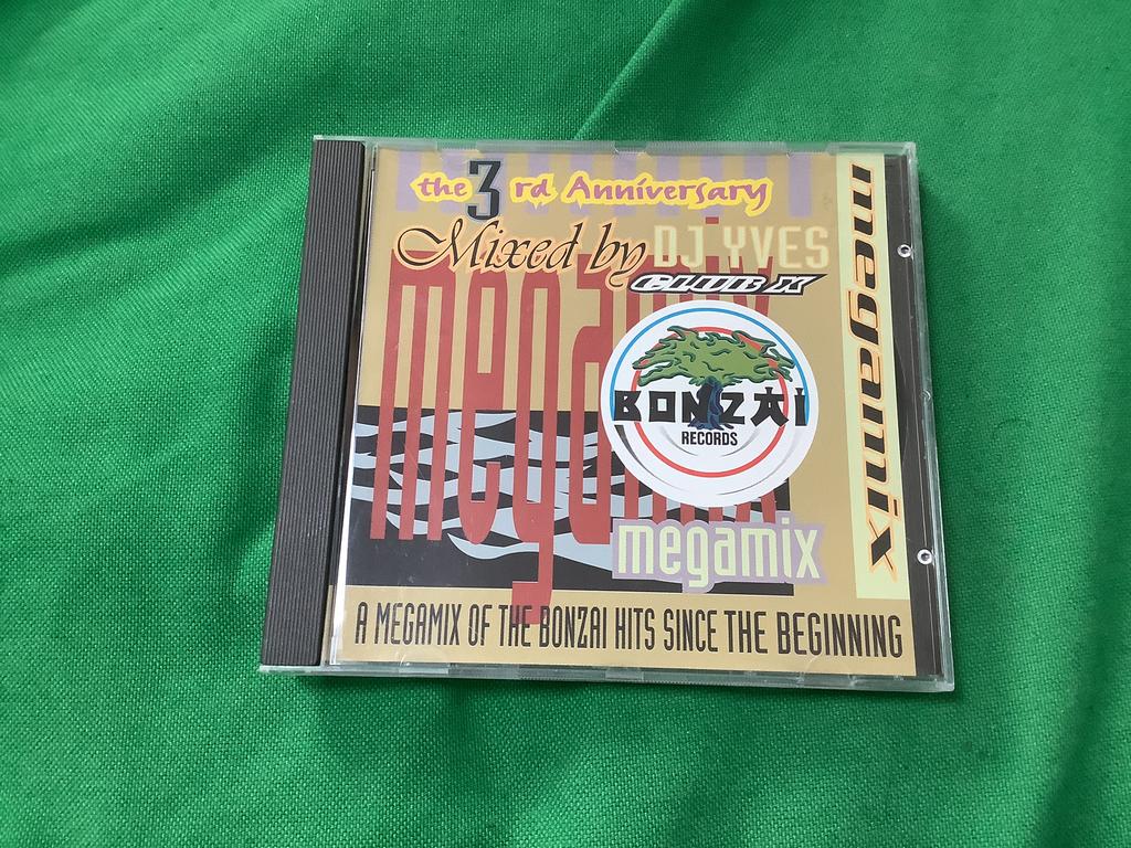 DJ Yves-Bonzai Megamix cd (Bel), Ophalen of Verzenden, Gebruikt, Techno of Trance