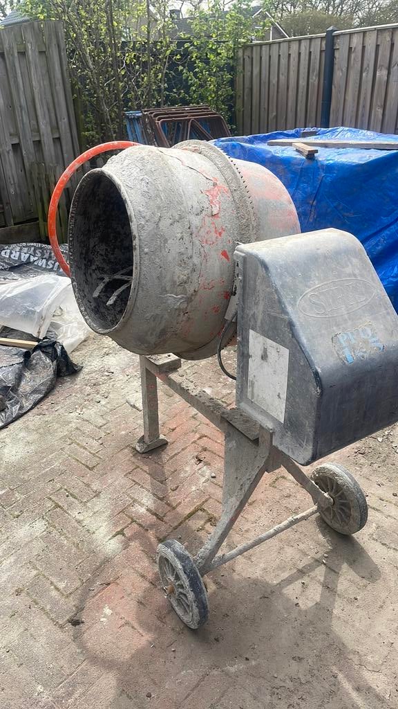 Betonmolen stiegerplanken profielen e.d, Doe-het-zelf en Verbouw, Ophalen of Verzenden, Zo goed als nieuw, Balk, Overige houtsoorten