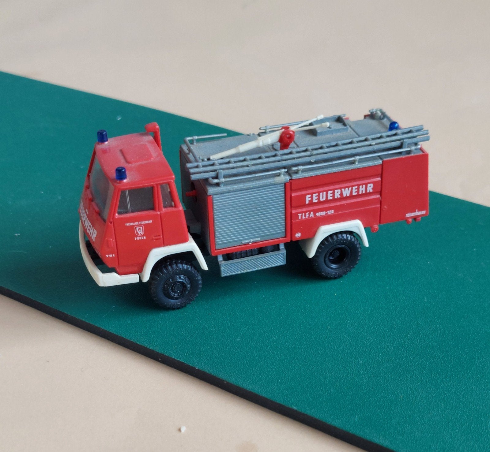Roco- Steyr 91 blusvoertuig, Verzenden, Bus of Vrachtwagen, Roco