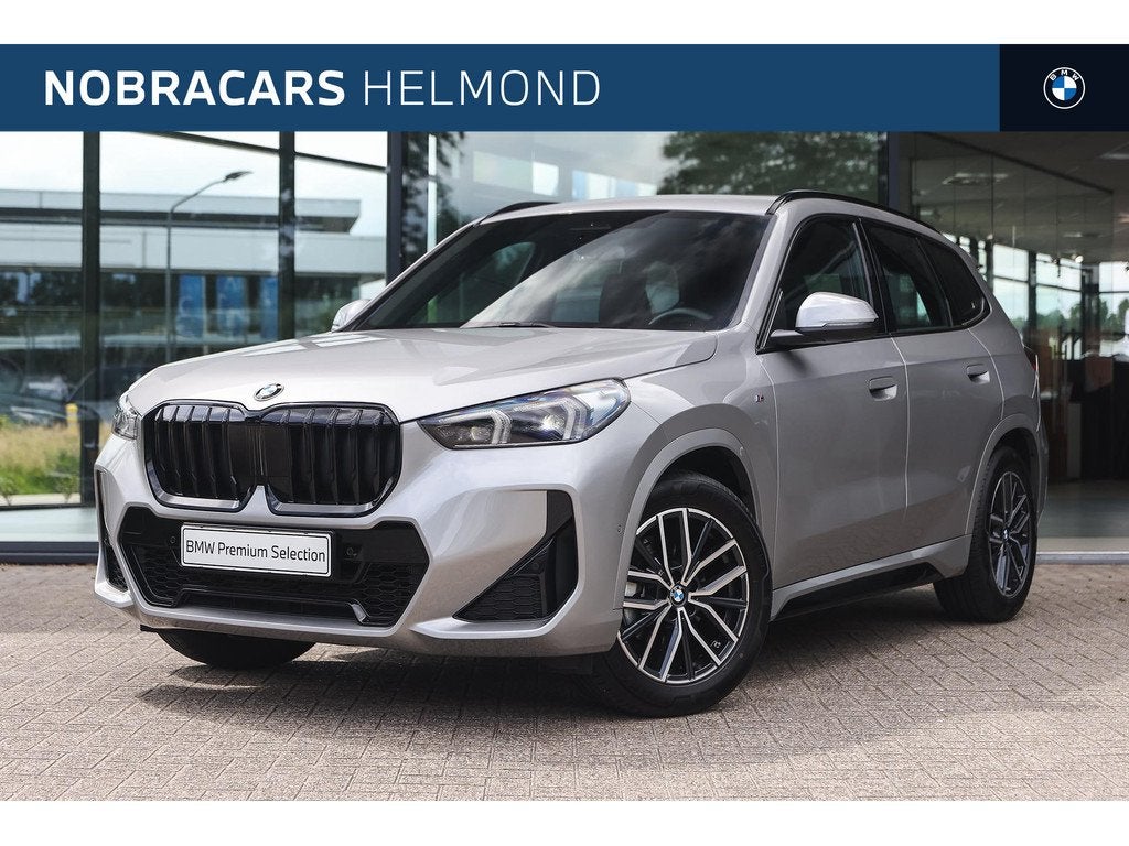 BMW X1 sDrive18i M Sport Automaat / Sportstoelen / Achteruit