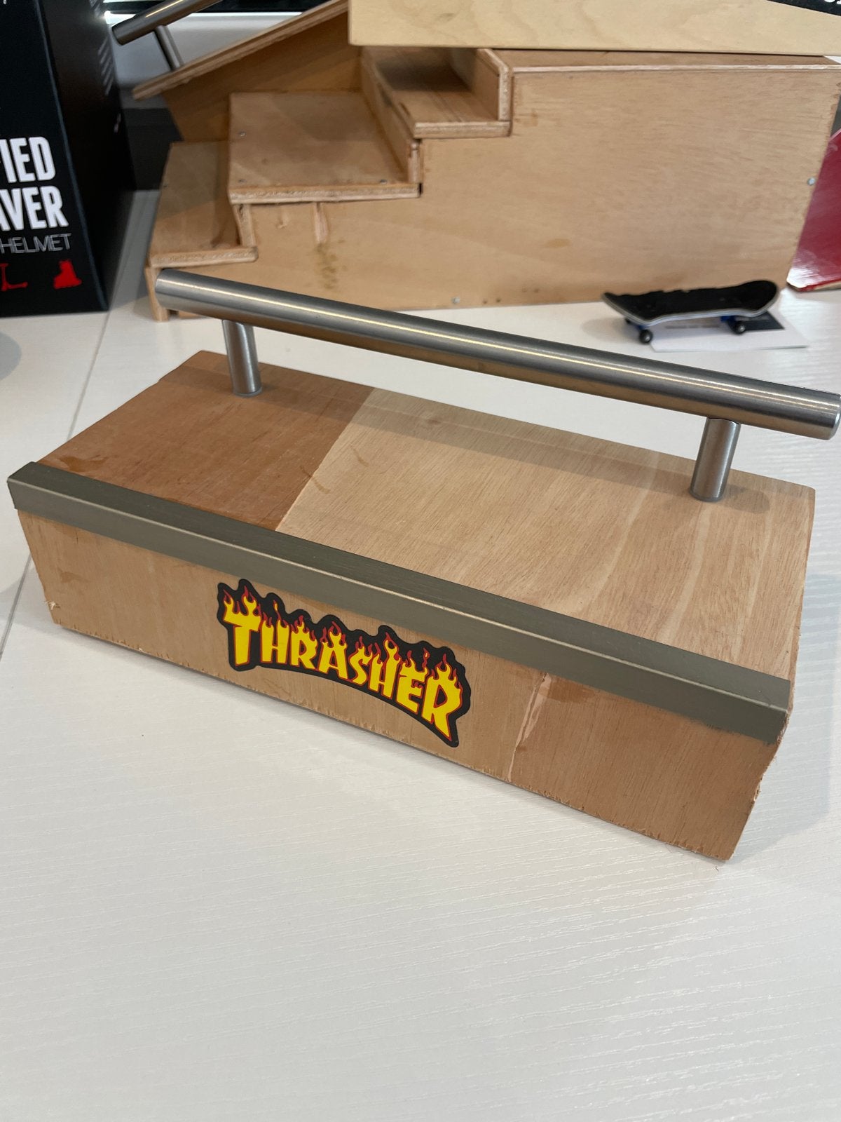 Zelfgemaakte Fingerboard Ramp met Rail, Ophalen of Verzenden, Zo goed als nieuw