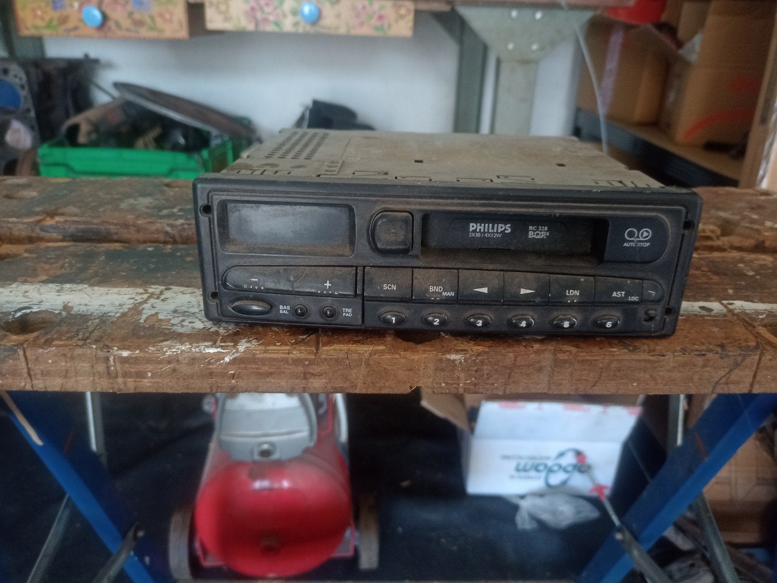 Philips DC333 autoradio met cassettedeck, Auto diversen, Autoradio's, Ophalen of Verzenden, Gebruikt