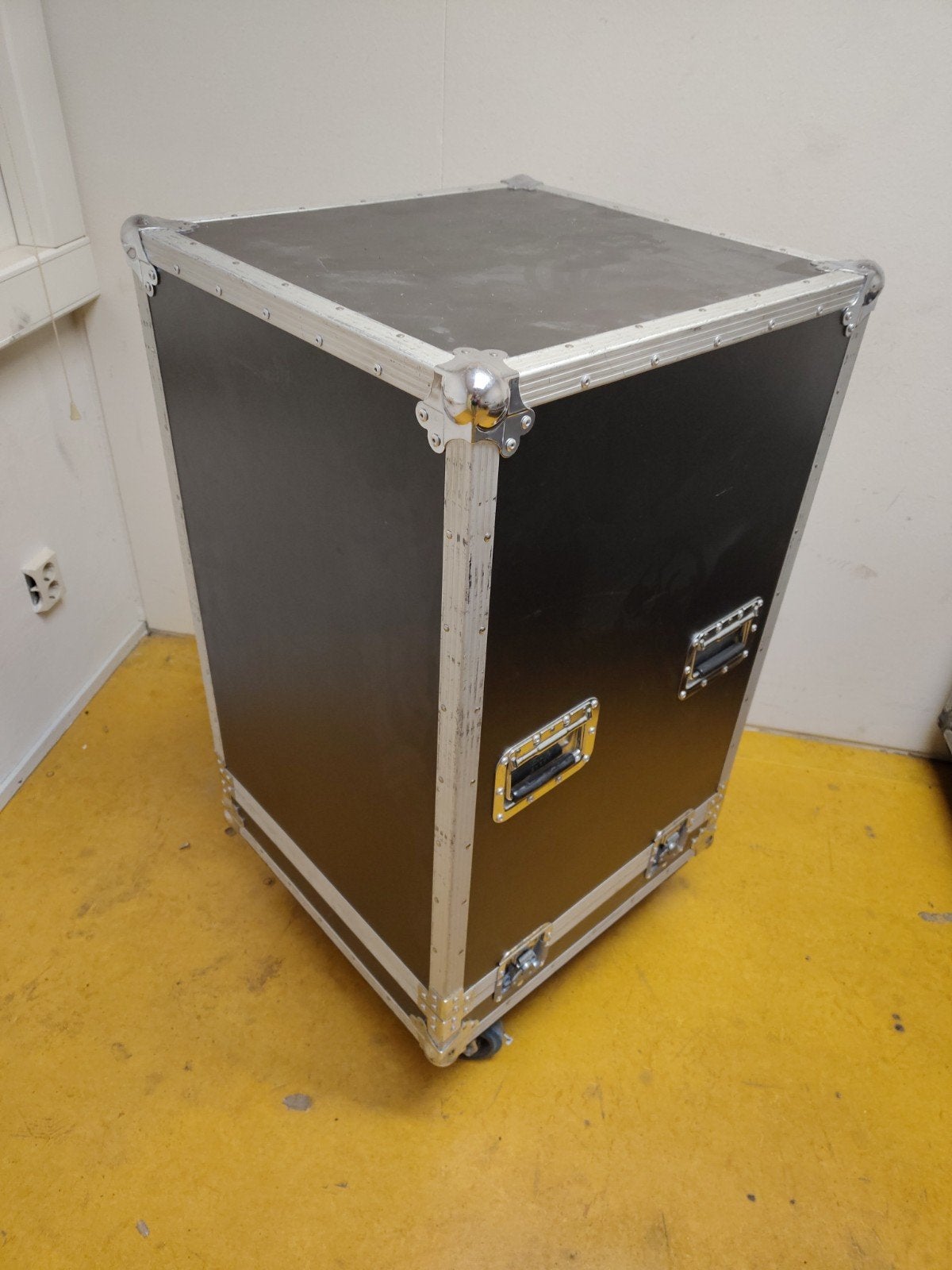 Flightcase (stolpcase) met wielen - Ideaal voor apparatuur, Ophalen, Gebruikt, Overige instrumenten, Flightcase