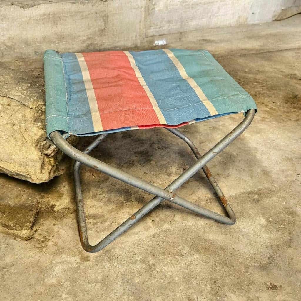 Vintage opvouwbaar campingkrukje - gestreept, Caravans en Kamperen, Ophalen, Gebruikt, Onbekend, Campingstoel