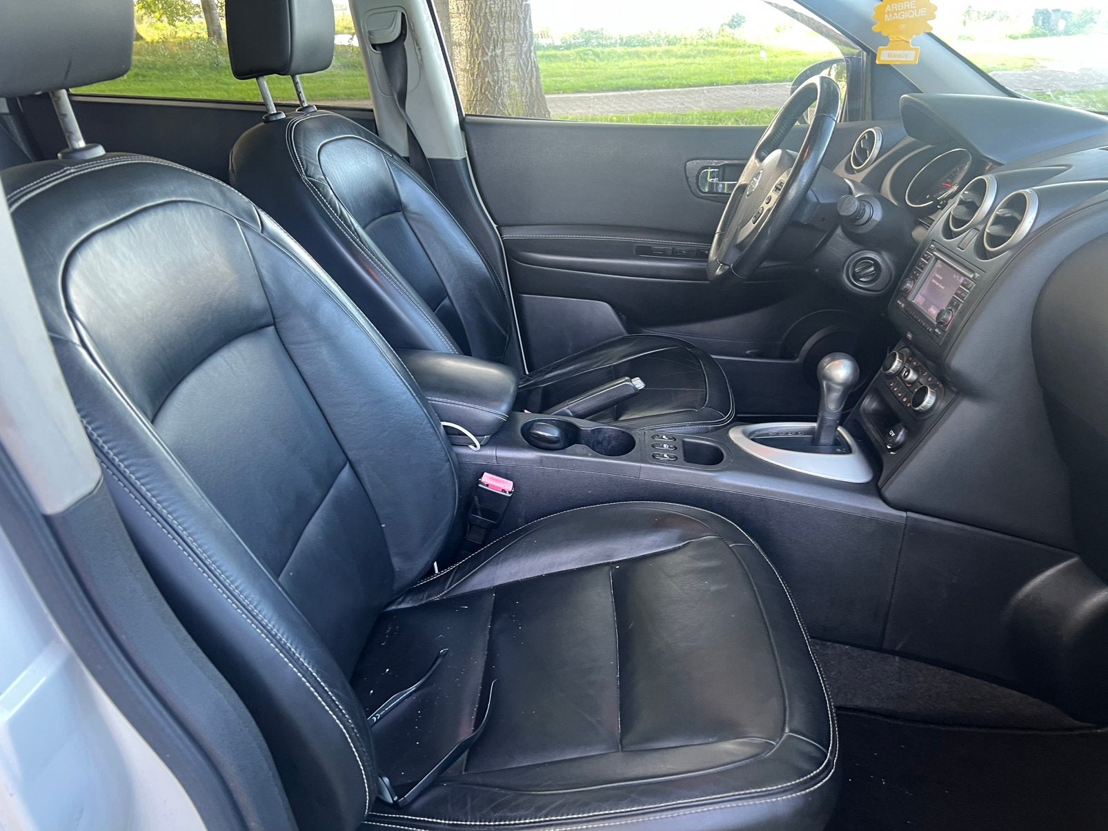 Foto 20 van Nissan Qashqai 1.6 2WD CVT 2013 Wit