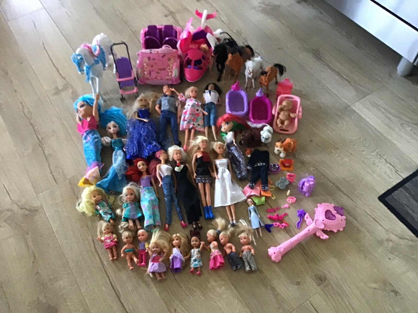 Grote collectie barbiepoppen en accessoires, Kinderen en Baby's, Speelgoed | Poppen, Ophalen of Verzenden, Gebruikt, Barbie
