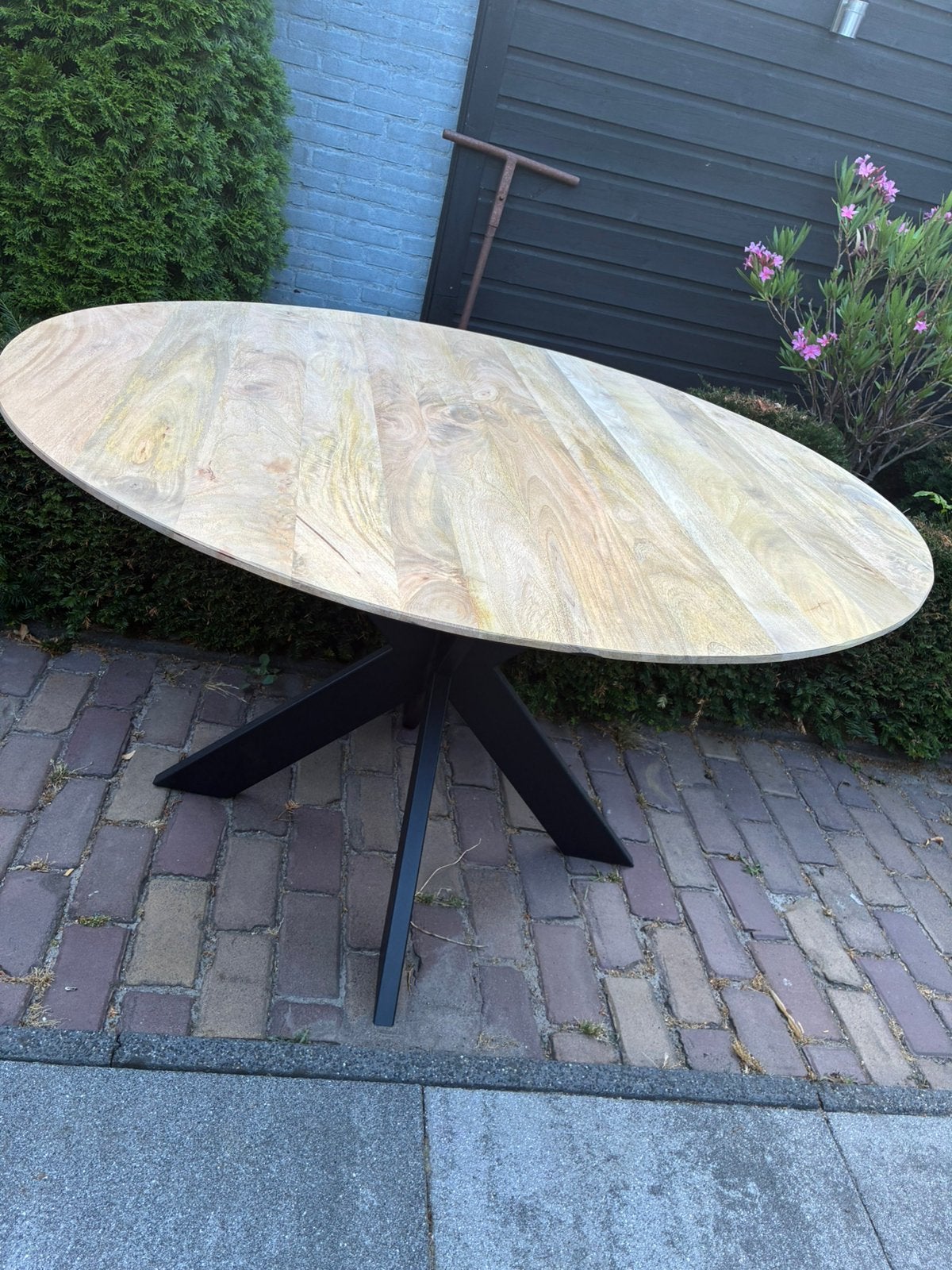 Ronde eettafel, Ophalen, Zo goed als nieuw, 4 tot 6 stoelen