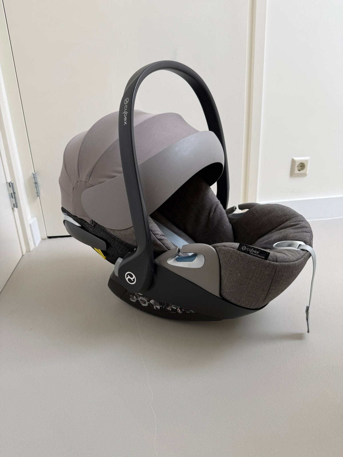 Cybex Platinum Car Seat + Base Z ISOFIX, Ophalen, Slaapstand, Zo goed als nieuw, Isofix