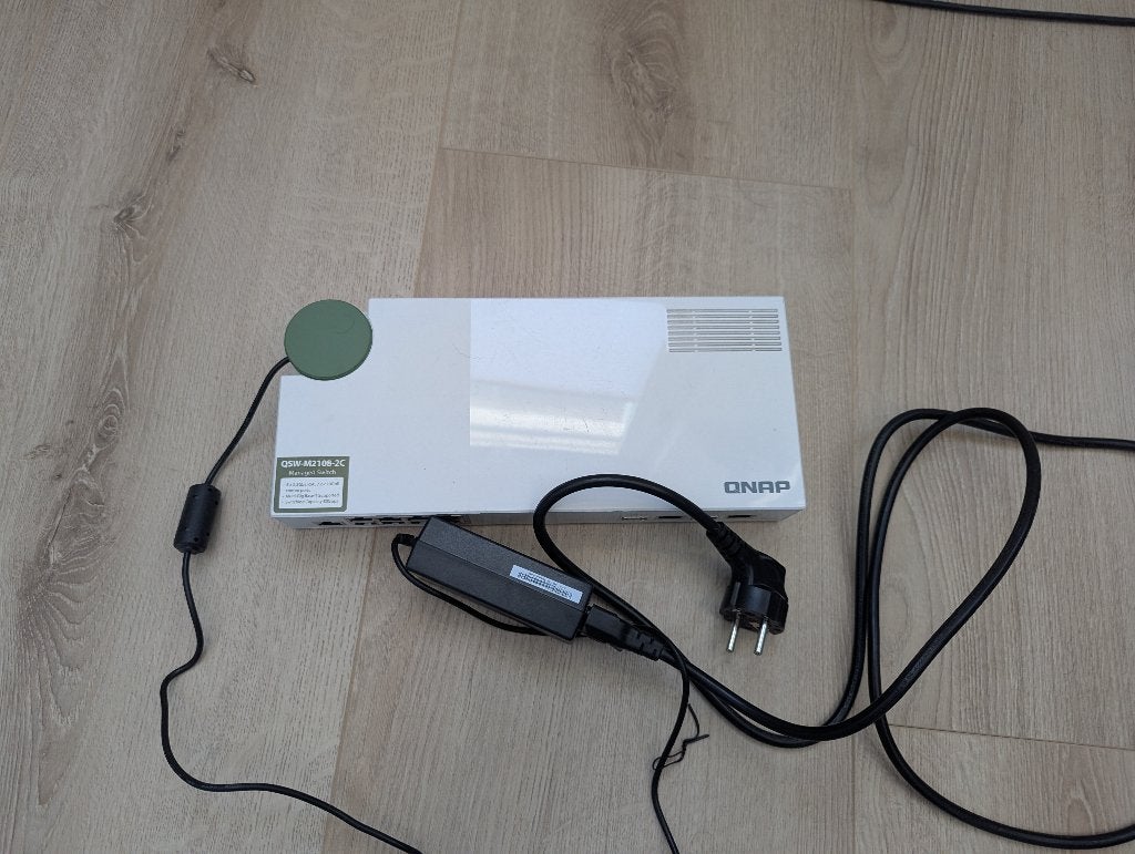 switch 10Gps (QNAP QSW-M2108-2C), Ophalen of Verzenden, Zo goed als nieuw