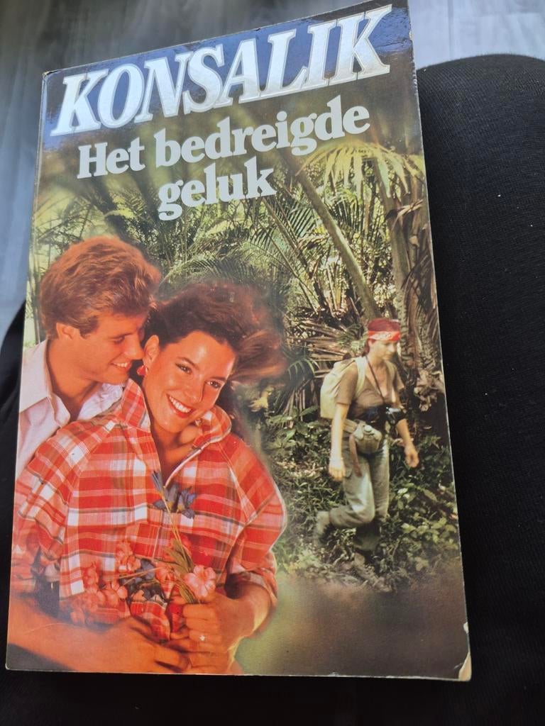 Konsalik - Het Bedreigde Geluk (Roman), Ophalen of Verzenden, Gelezen, Heinz G. Konsalik, Europa overig
